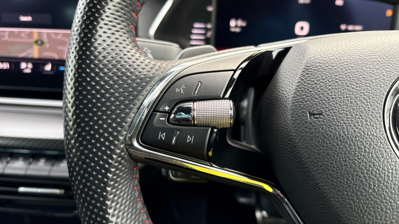 Skoda Octavia 2.0 TSI vRS 5dr DSG Petrol Hatchback